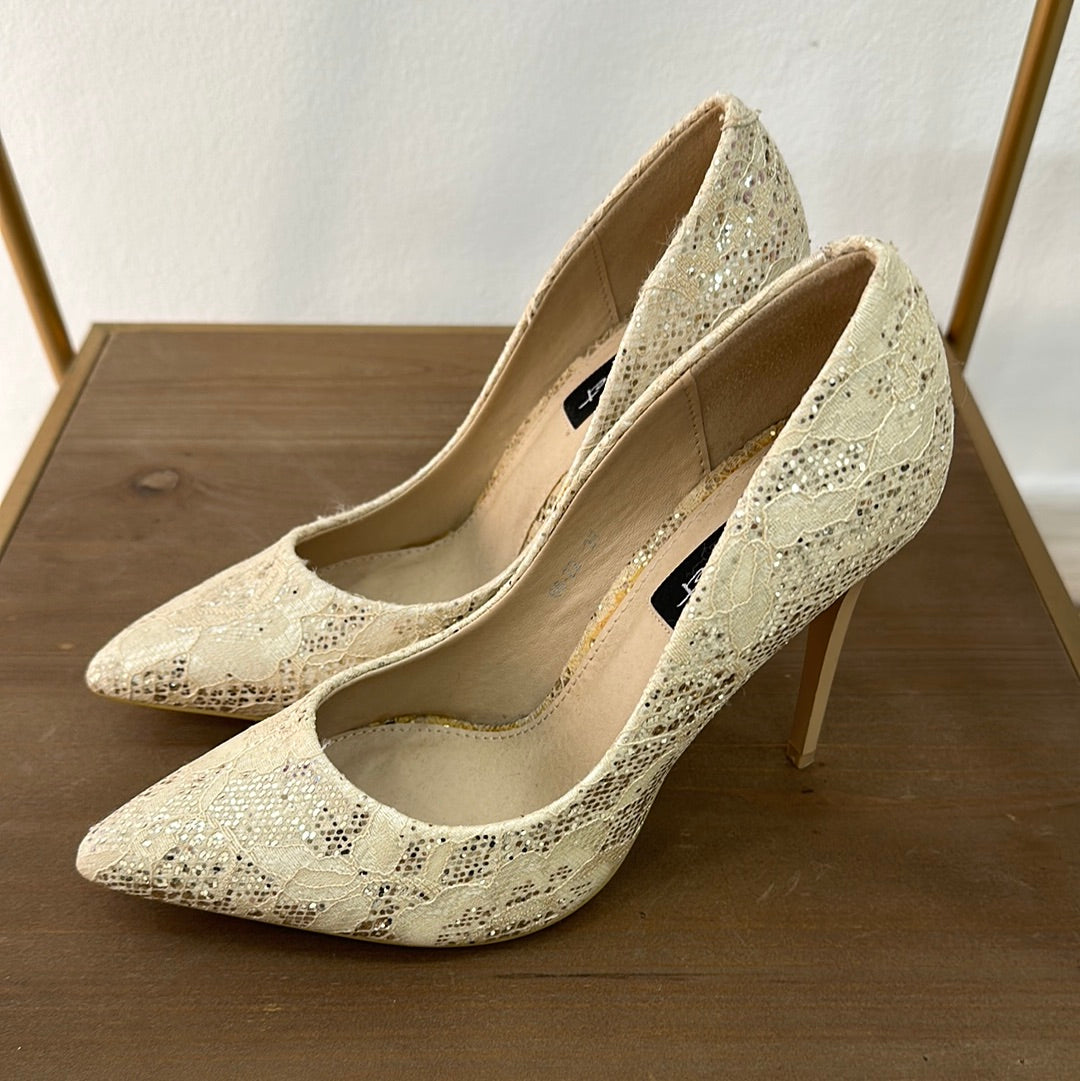 Sandalia beige brillos