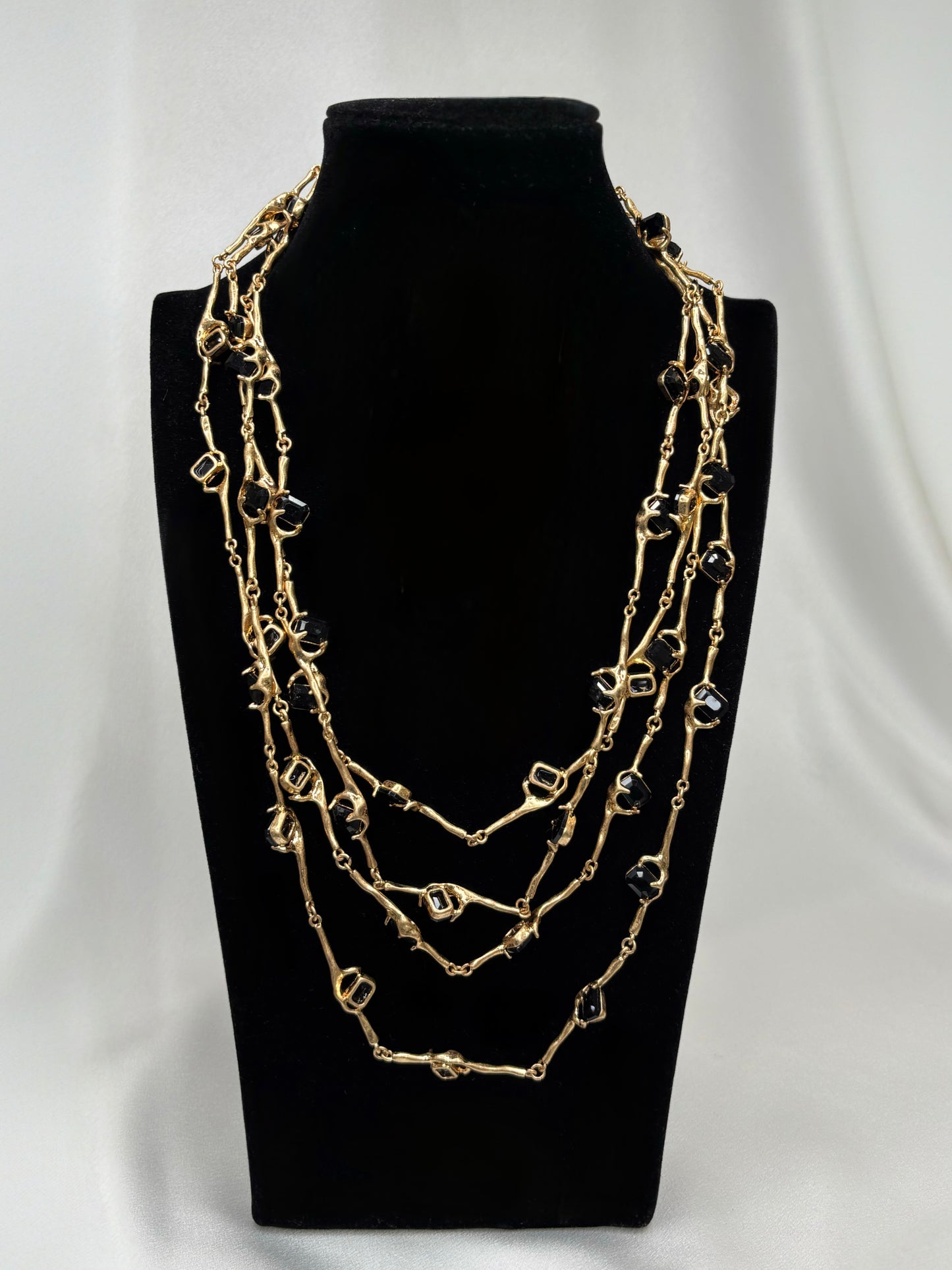 NOIR ROOTS NECKLACE