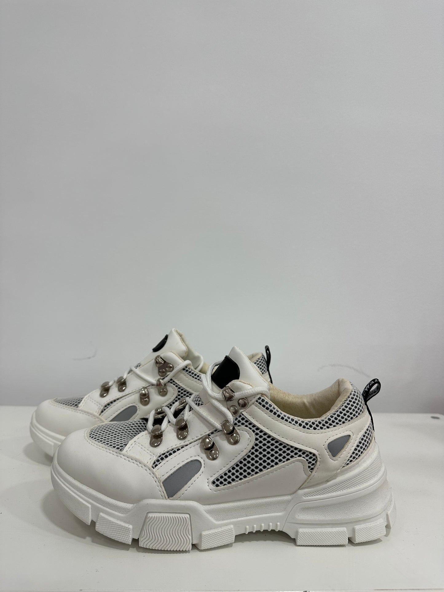 Deportiva Black and Writhe