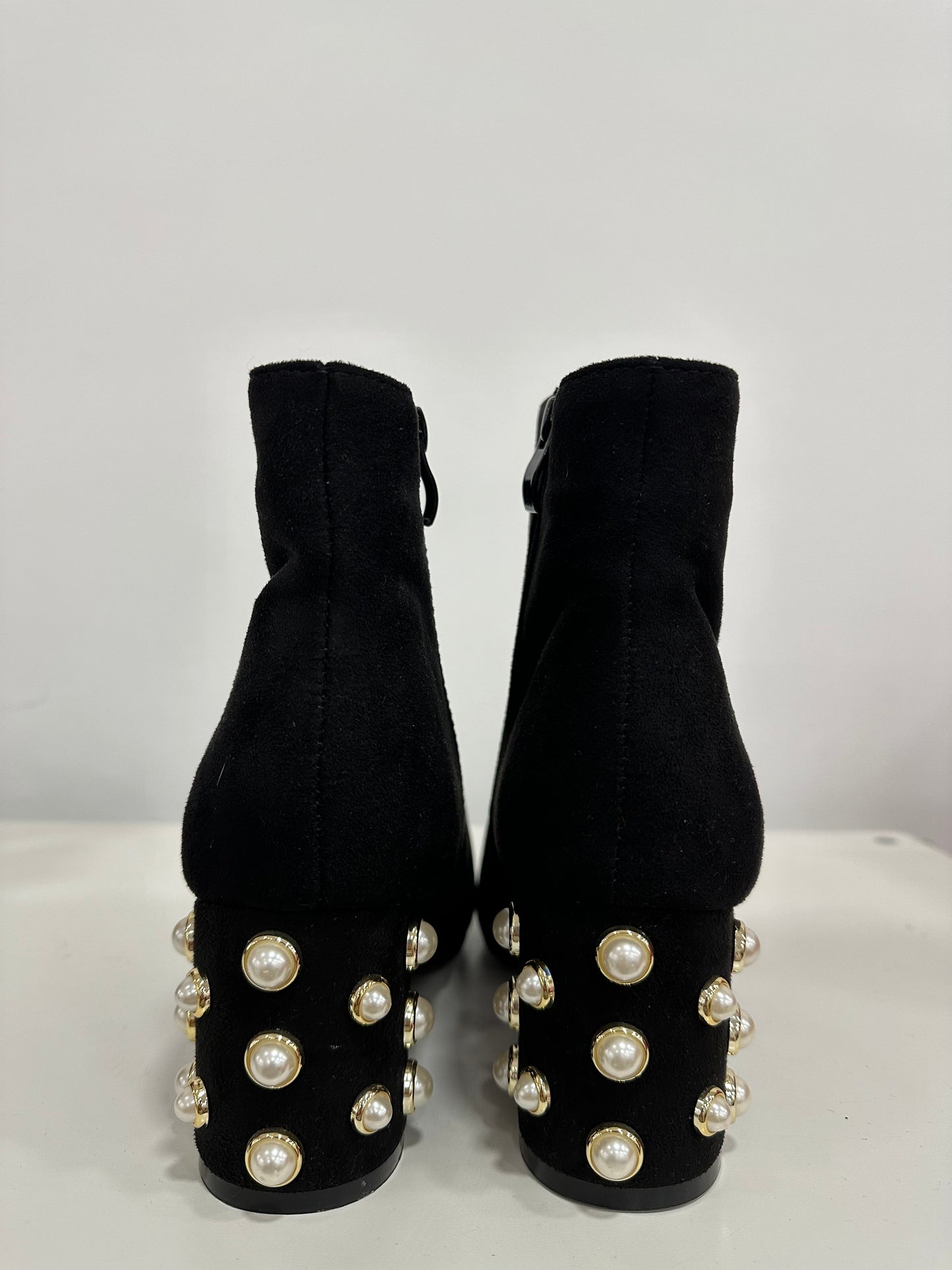 Botin tacón perlas