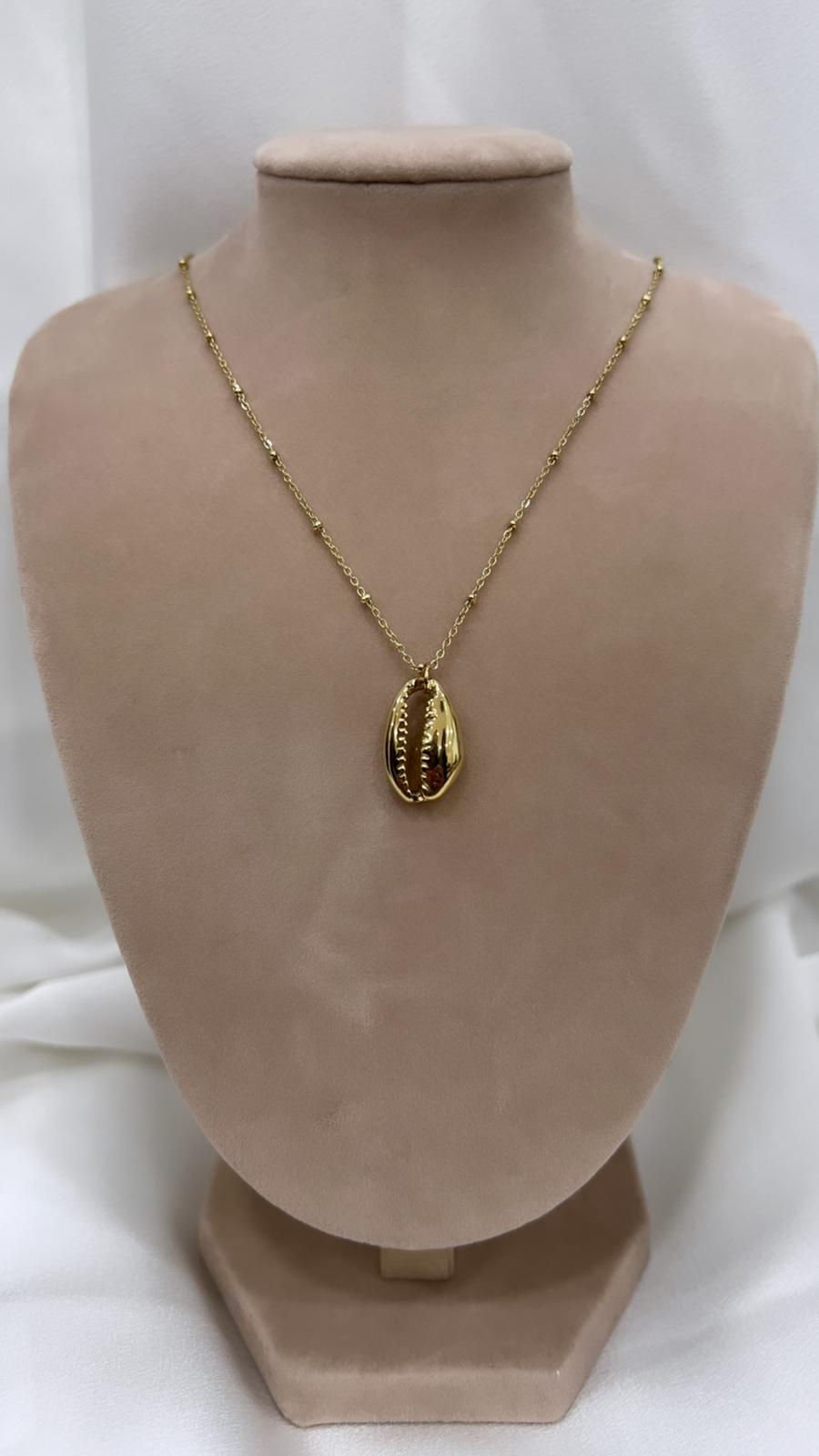 CROWRIE NECKLACE