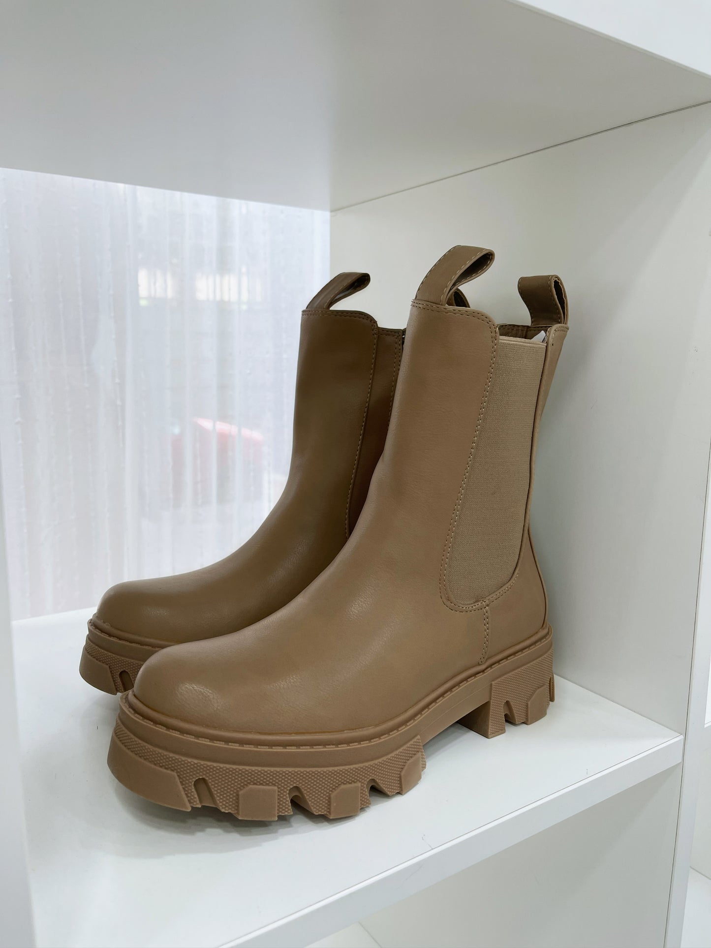 Botin Rain kaki