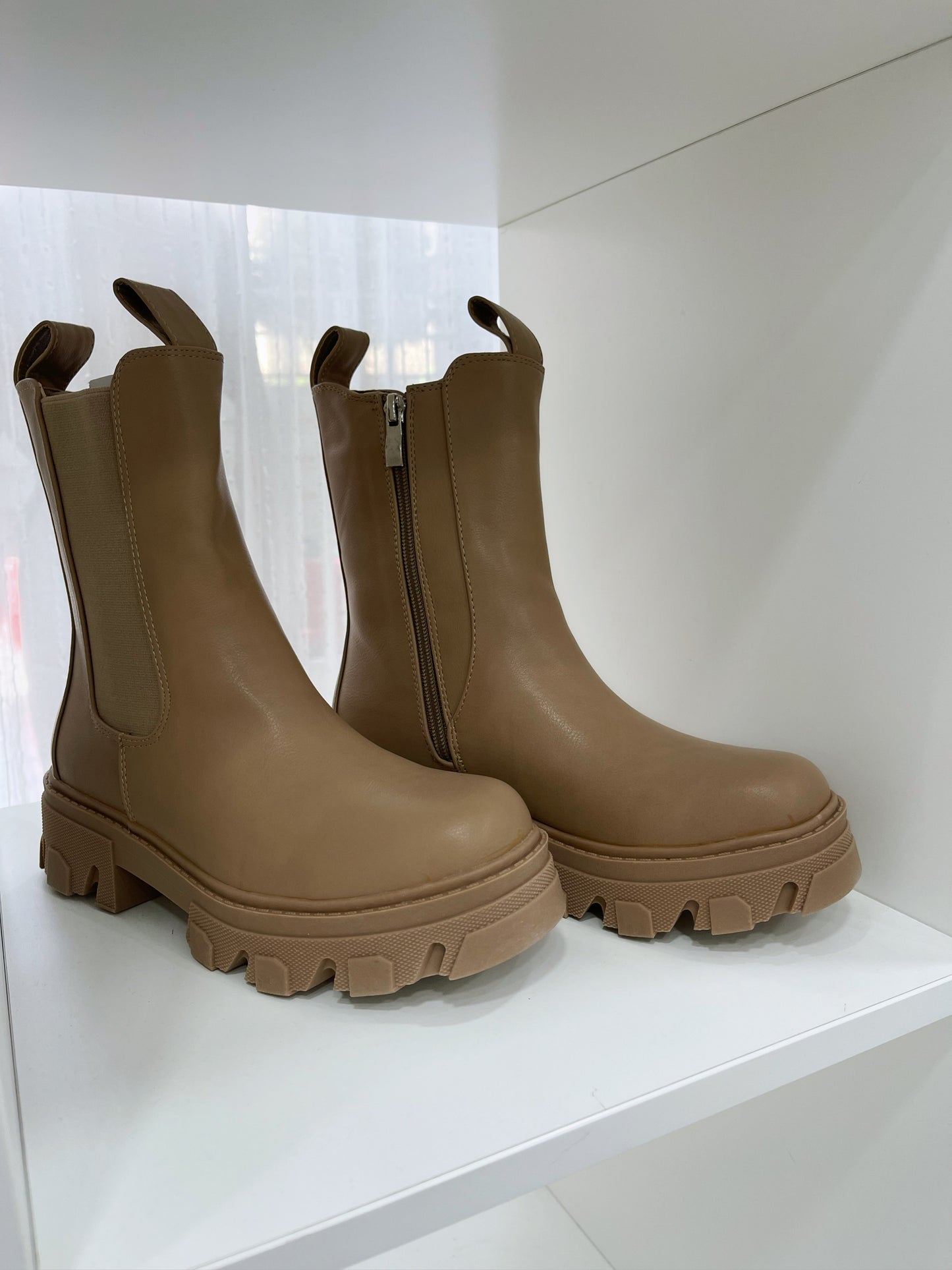 Botin Rain kaki