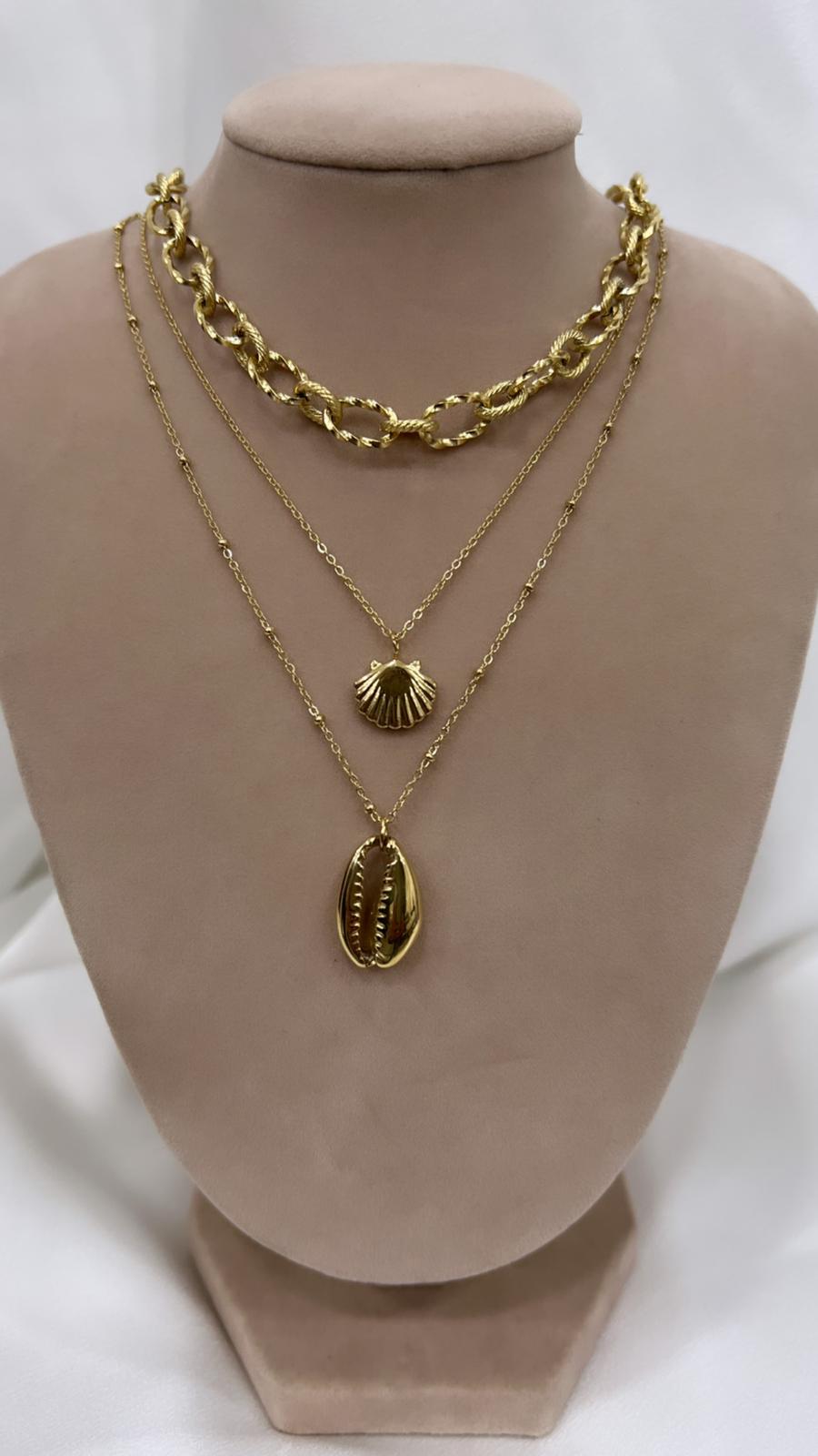 CROWRIE NECKLACE
