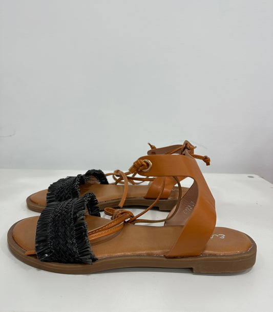 Sandalia negra
