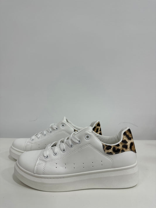 Deportiva animal print