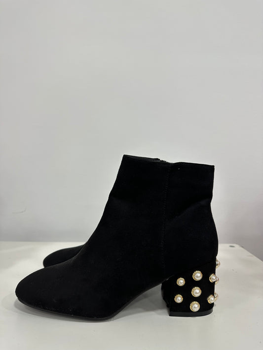 Botin tacón perlas