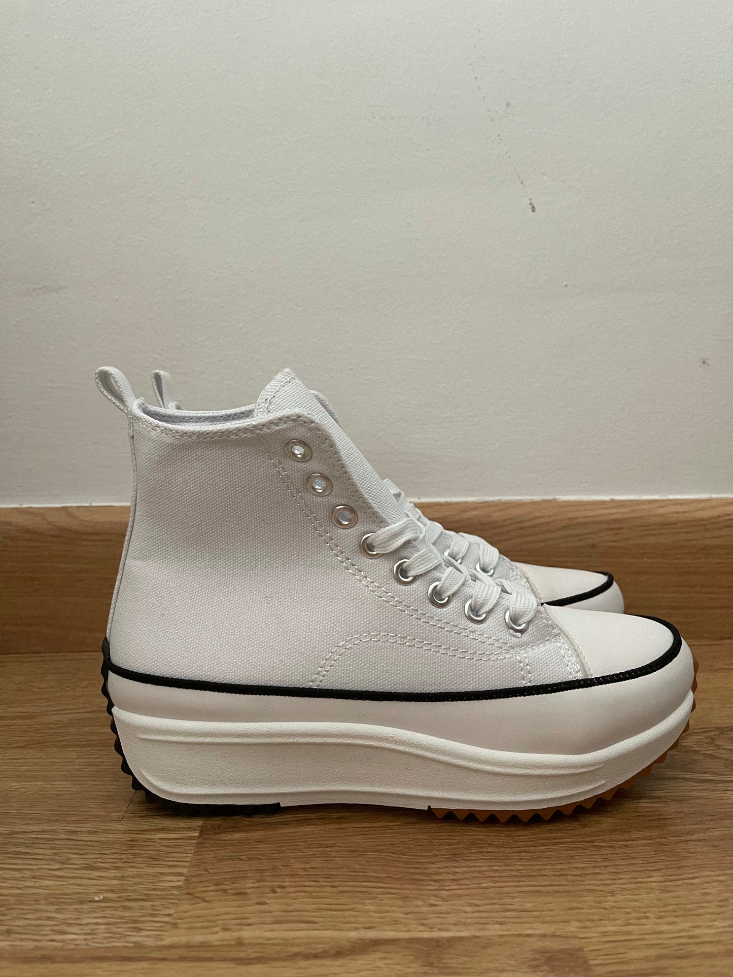 Zapatilla convi blanca